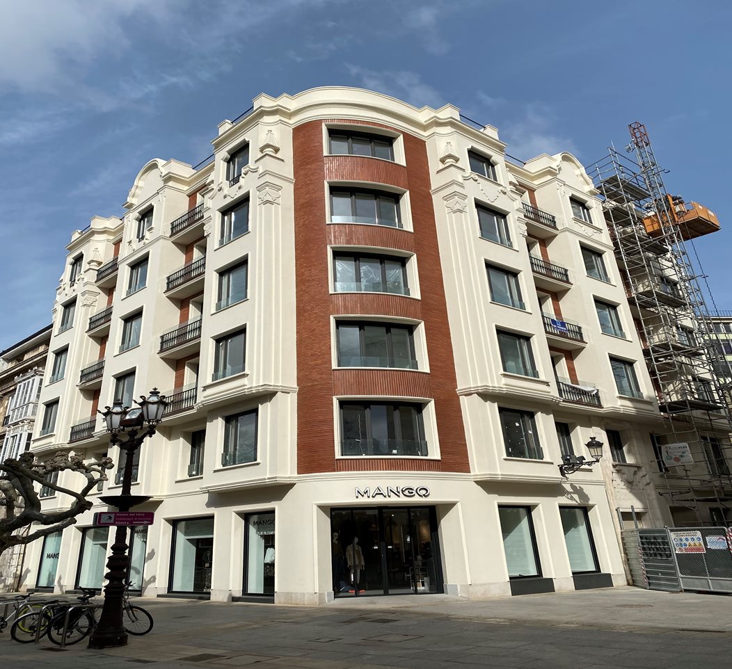 From a historic hotel to luxury apartments with the Uponor Combi Port B 1000 